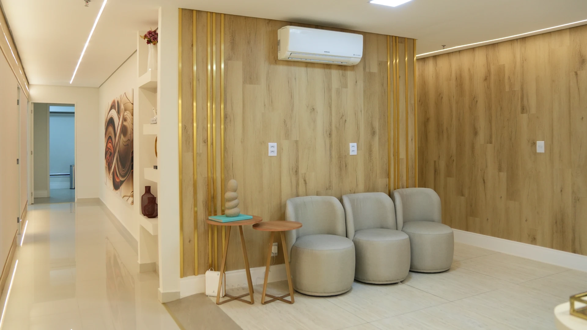 Ambiente de acolhimento no Alphaview Concept