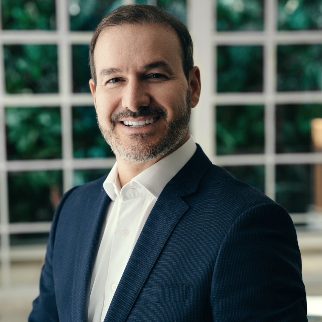 Dr. Alex Piai Ozores